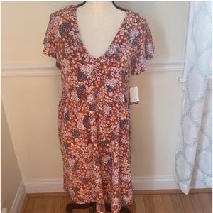 Steve Madden “burnt coral” floral V-neck Dress Size XL. NWOT
